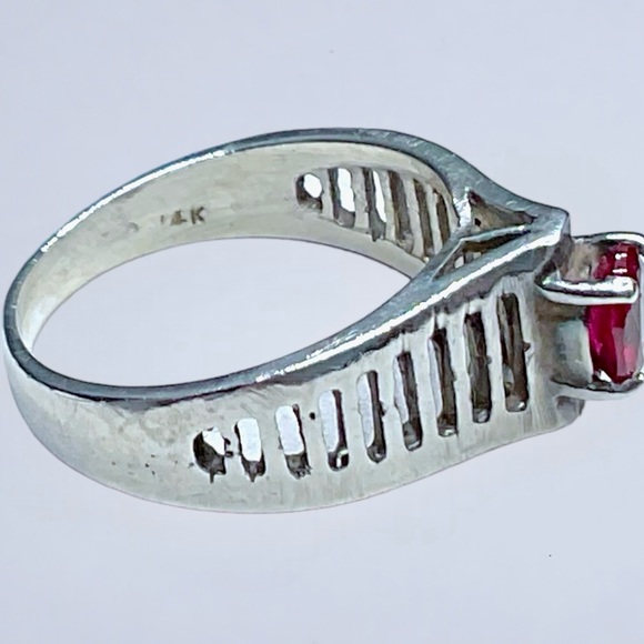 ❤️ Unique Vintage Solid 14K & Ruby Ring - Picture 11 of 11